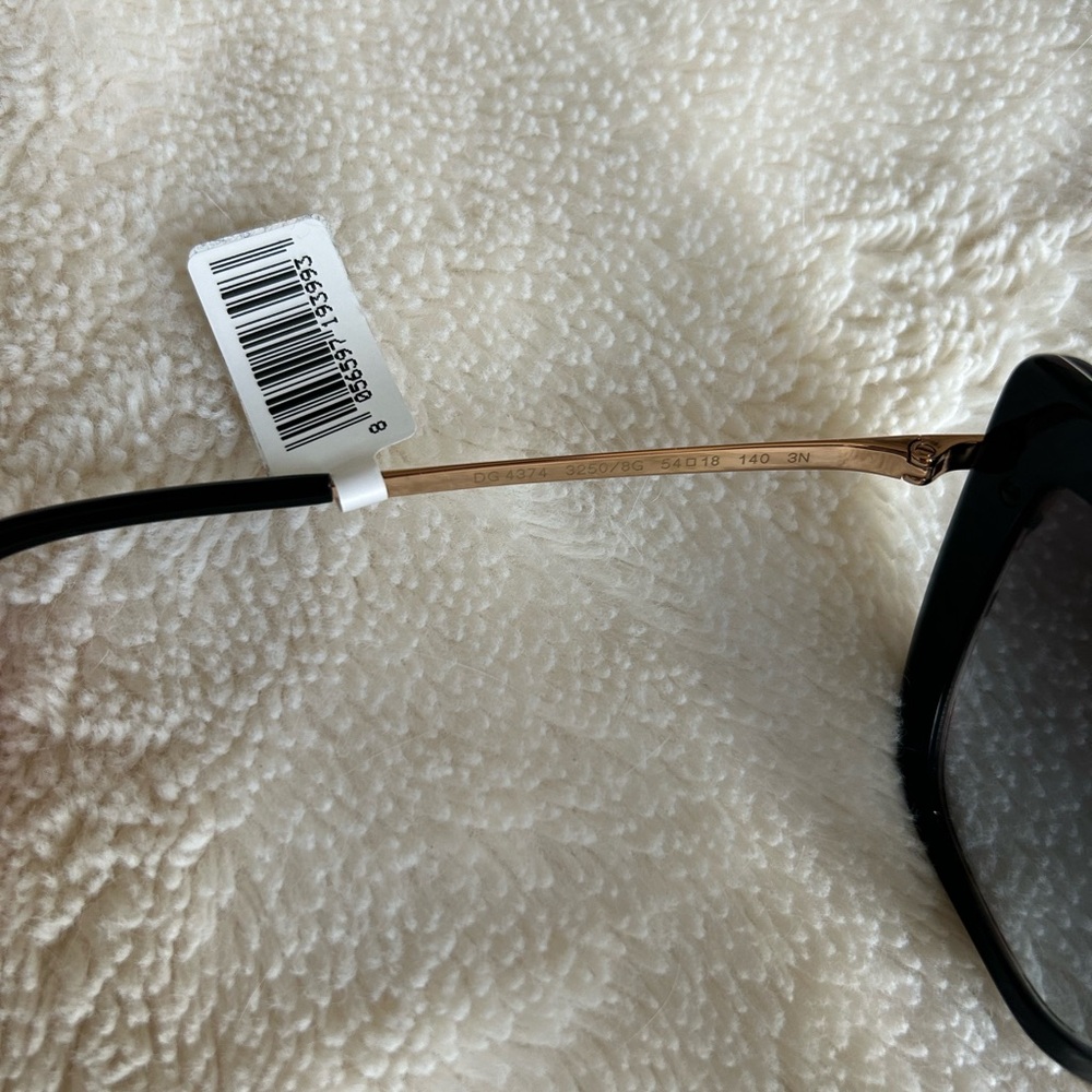 NWT Dolce & Gabbana Cat Eye 54mm Sunglasses DG4374 32508G Black/ Floral - Picture 14 of 15